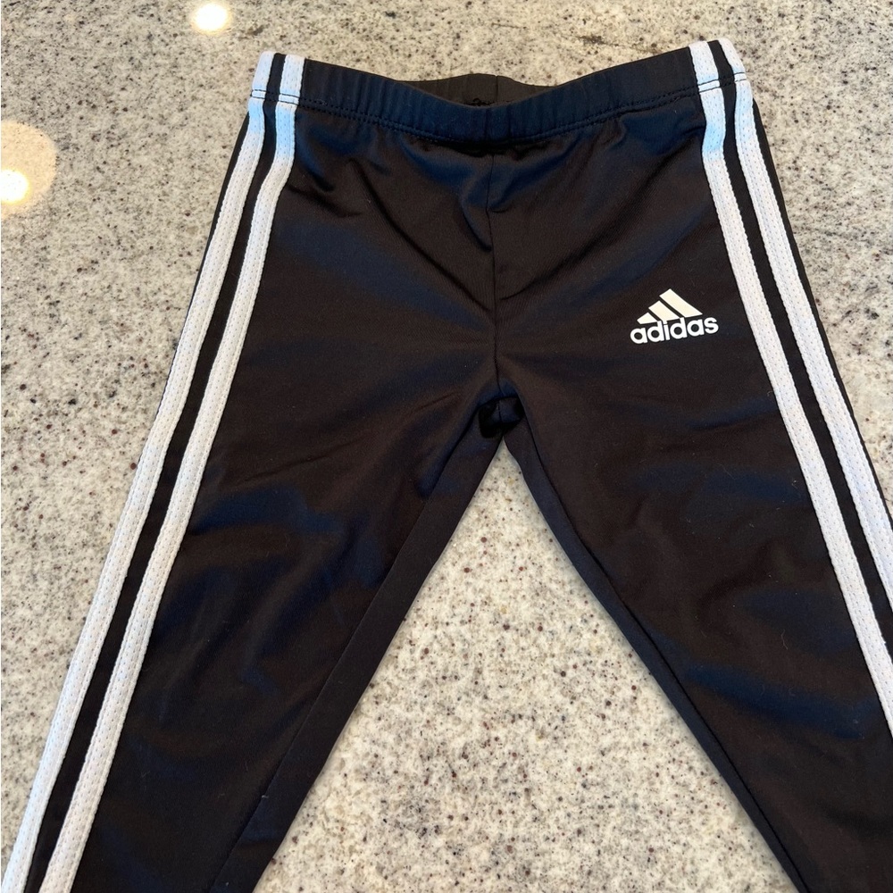 Adidas pants - Picture 2 of 4